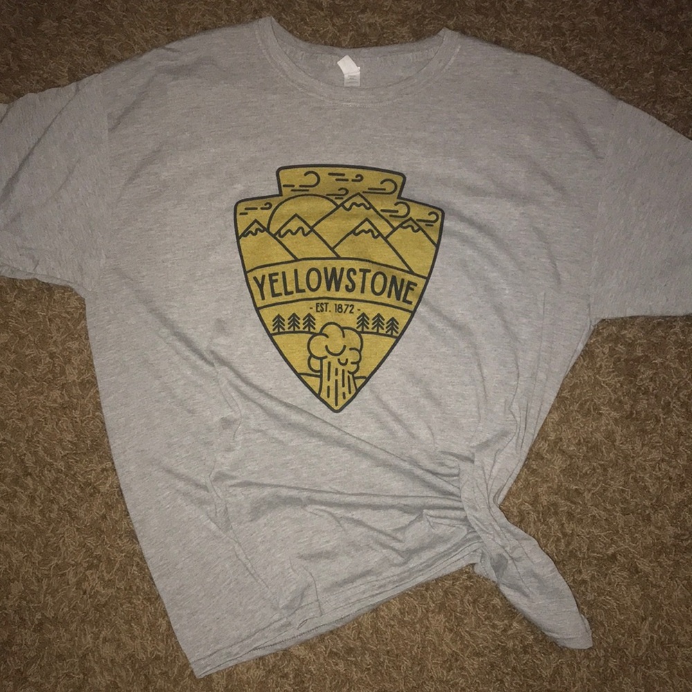Yellowstone adult XL T-shirt grey yellow print